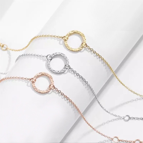 🔵𝟲𝟱%𝗢𝗙𝗙 𝗯𝘂𝗻𝗱𝗹𝗲𝘀 𝟯+🔵 NEW Circle Charm Dainty Stainless Steel Bracelet - Picture 4 of 14